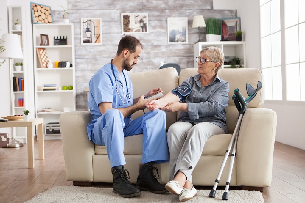 Know The Signs That It’s Time For Assisted Living